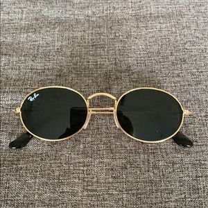 RAY BAN OVAL FLAT LENSES.
